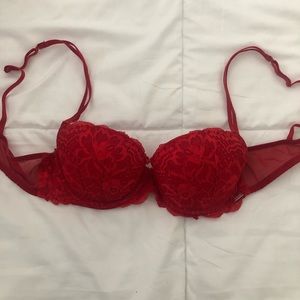 Red lace VS bra